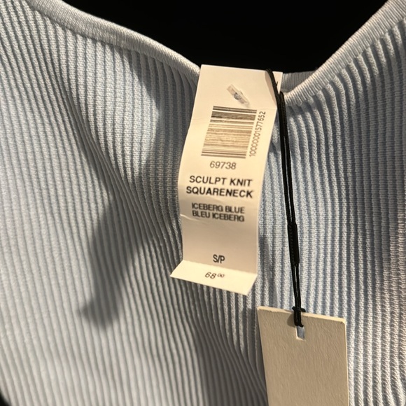 Aritzia | Babaton Sculpt Knit Square Neck Tank Iceberg Blue size small - Picture 4 of 6